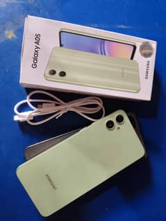 i am selling Samsung A04 4 + 64