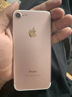 IPhone 7 / 32 gb sim block watsap 03475900985