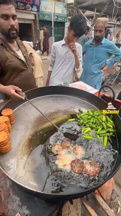 kabab stall par Banda ki zaroorat hai