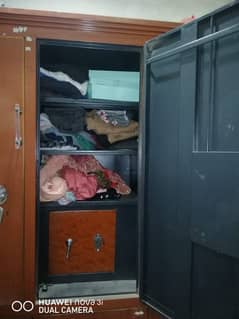 Heavy weight Almari for sale