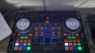 Native Instruments Traktor S4 DJ Controller
