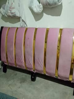 bed bahot kam used hai