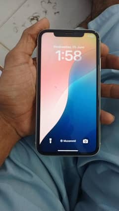 iPhone 11 non pta 10 by 8 condition