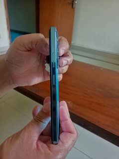 Hot 40i 8+8/256