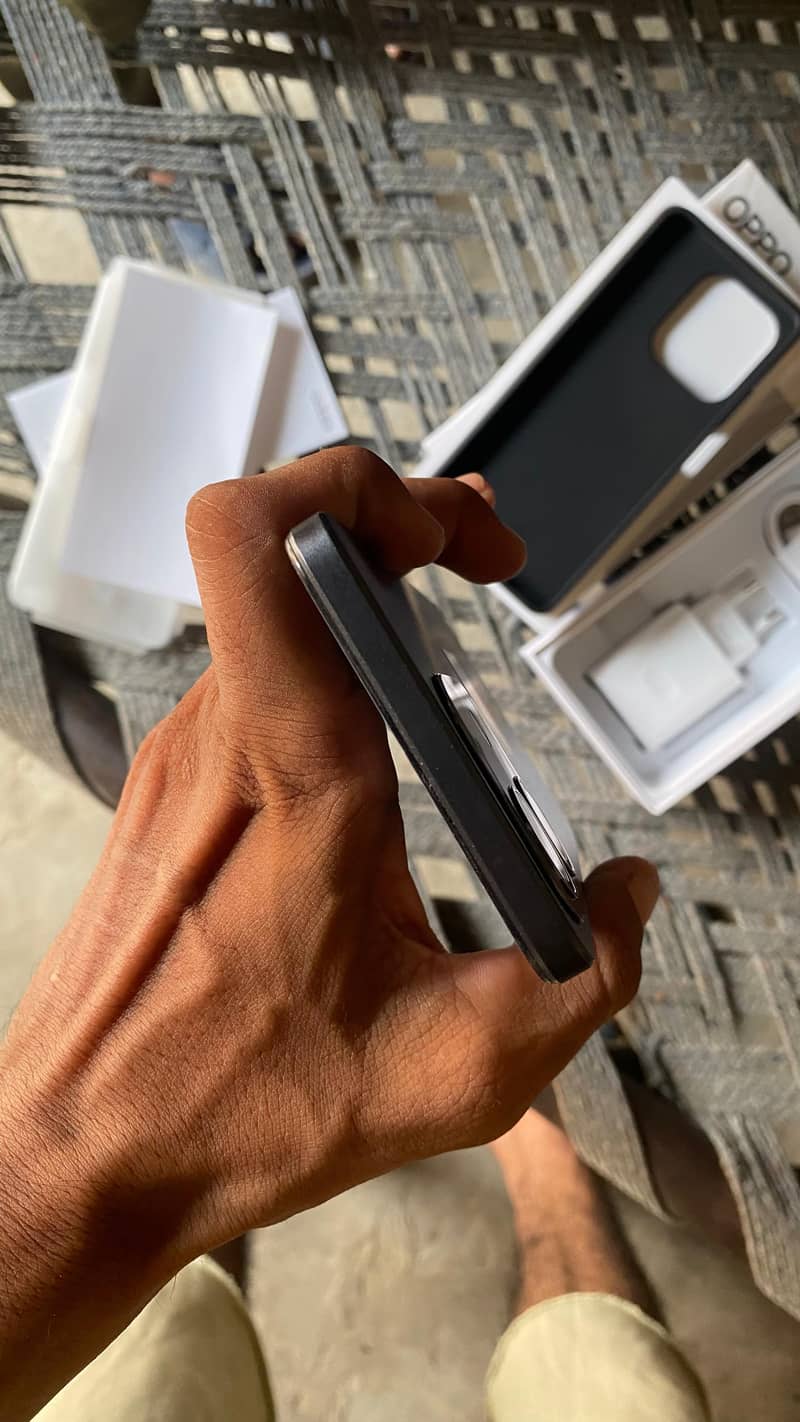 Oppo A3 pta prove New condition 10/10 Box charger new no use 1