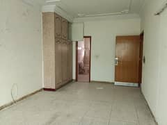 10 Marla Full House Best Location 6 Bed