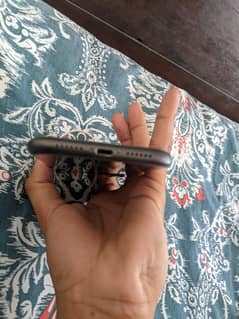 iphone 11 non pata 10 by 10  64 gb contact whatsap 03466588451