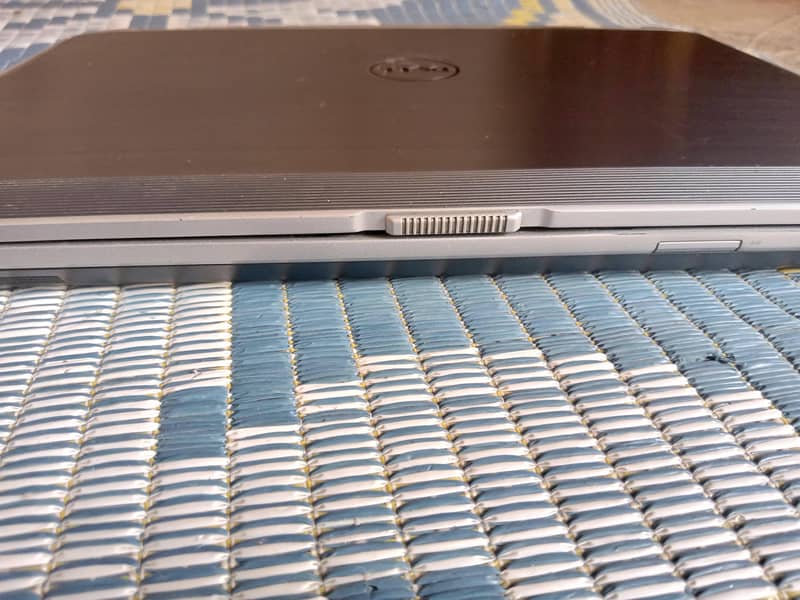 Core i7 2nd G,  8 RAM  128 SSD,  10/10, No Fault, 5 hours backup 6