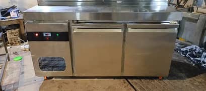 pizza preparation table under counter chiller 5 feet working table