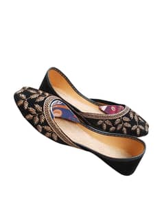 Stylish Velvet Women's Khussa ~