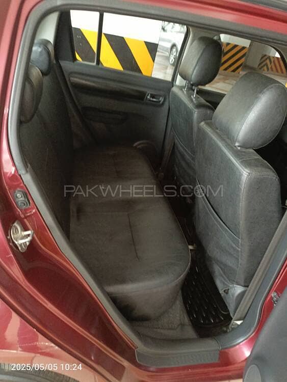 Suzuki Swift DLX Automatic 1.3 Navigation 2021 4