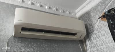 Dakin 1.5 ton inverter A c urjant sell made in Malaysia