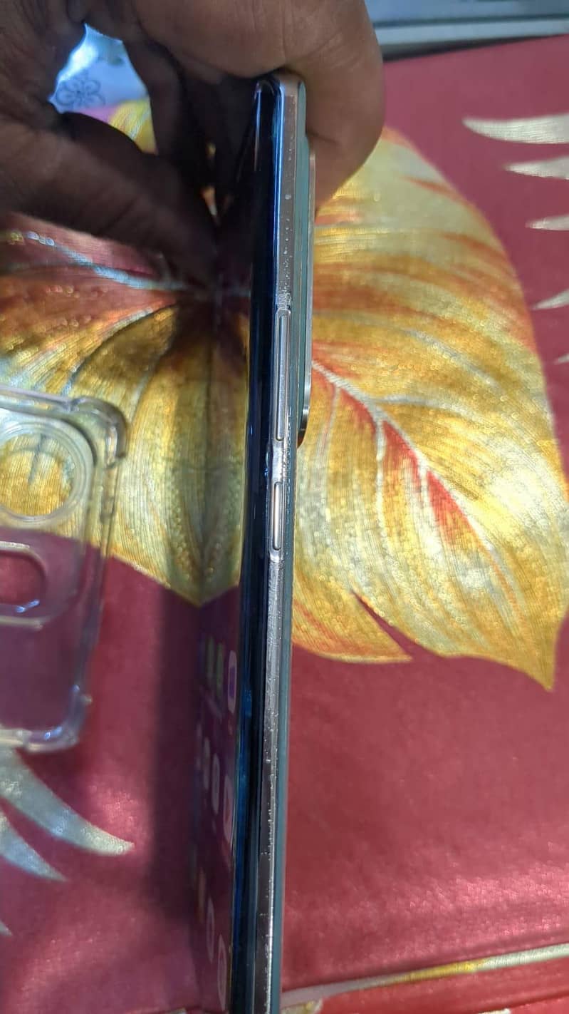 Infinix Zero 30 (open-box) – With Box & Charger | Good Condition 3