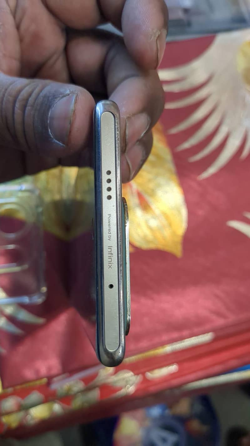 Infinix Zero 30 (open-box) – With Box & Charger | Good Condition 4