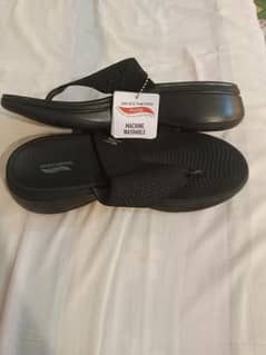 SKECHERS
