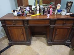 Dressing table