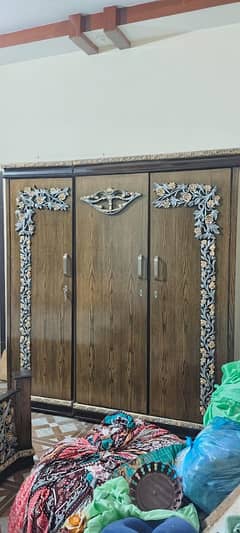 Elegant Hand-Carved Wooden Bedroom Furniture Set