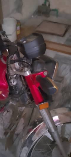 united 21 model total jawan bike ha jis Bhai ko smj ai rabta Kara