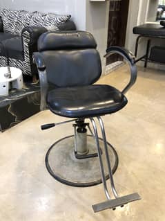Beauty parlar chair