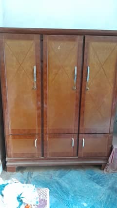 Almari 3 door
