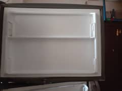 Dowlence full size fridge