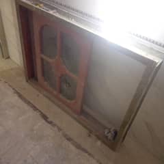 Sliding windows with original dyar wood and glasses