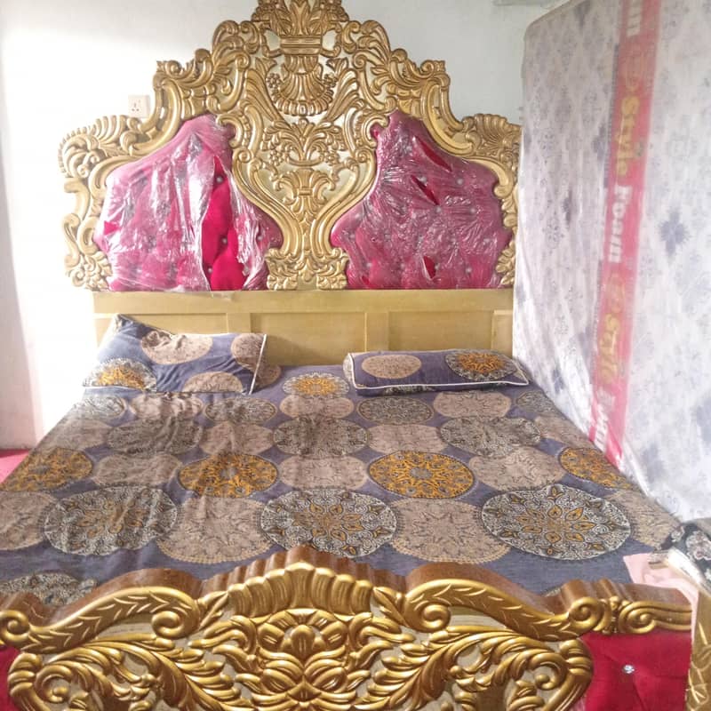 Double bed with 2 side tables And Dressing table 2