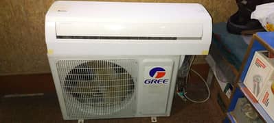 Gree 1.5 Ton Non-Inverter AC Just Like New