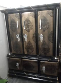 wardrobe used