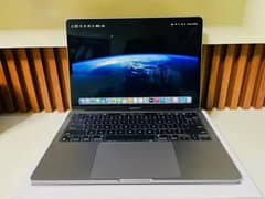 MacBook Pro 2018 i7 15” | 16GB RAM | 256GB SSD | Touch Bar