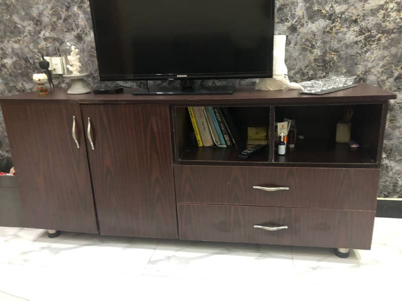 Modern LCD Rack / Sleek Design | Durable Build | Excellent Condition 0