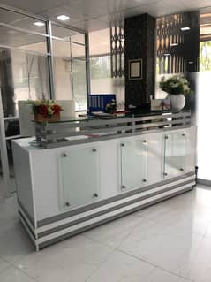 Reception table