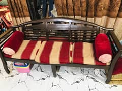 5 seater sofa+center table 10/10 conditon