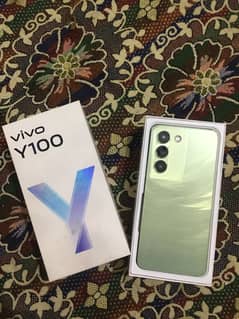 Vivo y100