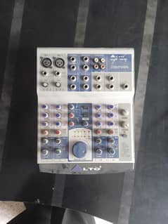 Alto  AMX-100FX  mixing console