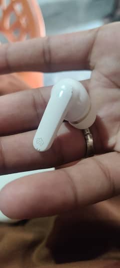 earbuds