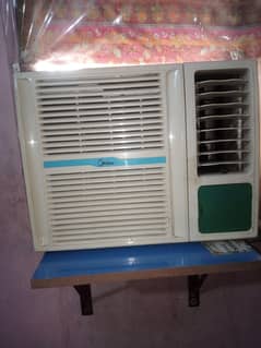 window a. c 1 ton