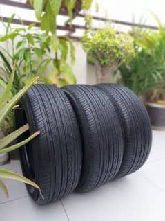 215 60 R16 japani Yokohama tires very good condition