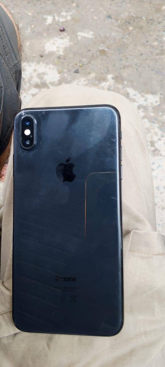 iphon xs max good condition working  non . . pta. . 3