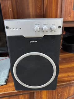 Edifier speakers is up for sale Model R-401