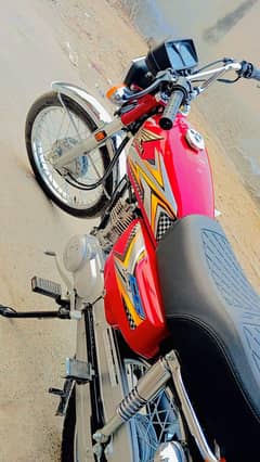 125
