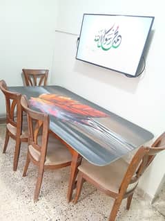 Used 6-Seater Dining Table – Stylish & Spacious for Family Meals
