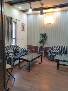 Gulshan-E-Iqbal Block 8 Outclass Bungalow 4 Bed Rooms Drawing Dinning Lounge Kitchen 4 5 Car Parking Available For Rent Reasonable Rent
