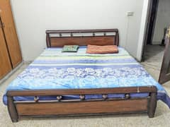 King size bed