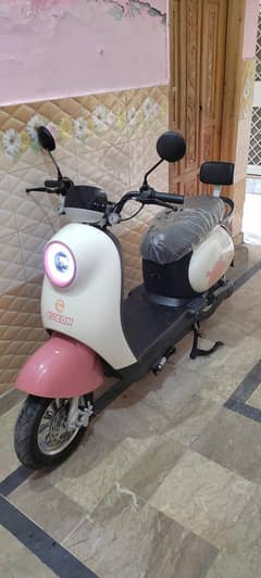 Eveon Flora Electric Scooty