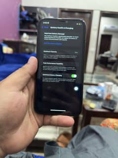 Iphone 11 pta aproved wth box