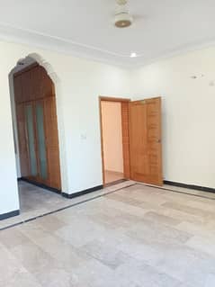 1 kanal Upper portion available for rent in G-13