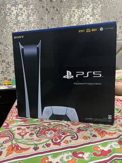 PS5 Console 10/10 Mint condition with installed Games
