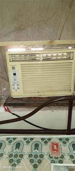 0.5 Ton Ship AC - 6500 BTU in 100% Working Condition Not openend