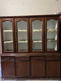 Showcase in good condition, no defective, 6 almirah 6 draws 6 cabens